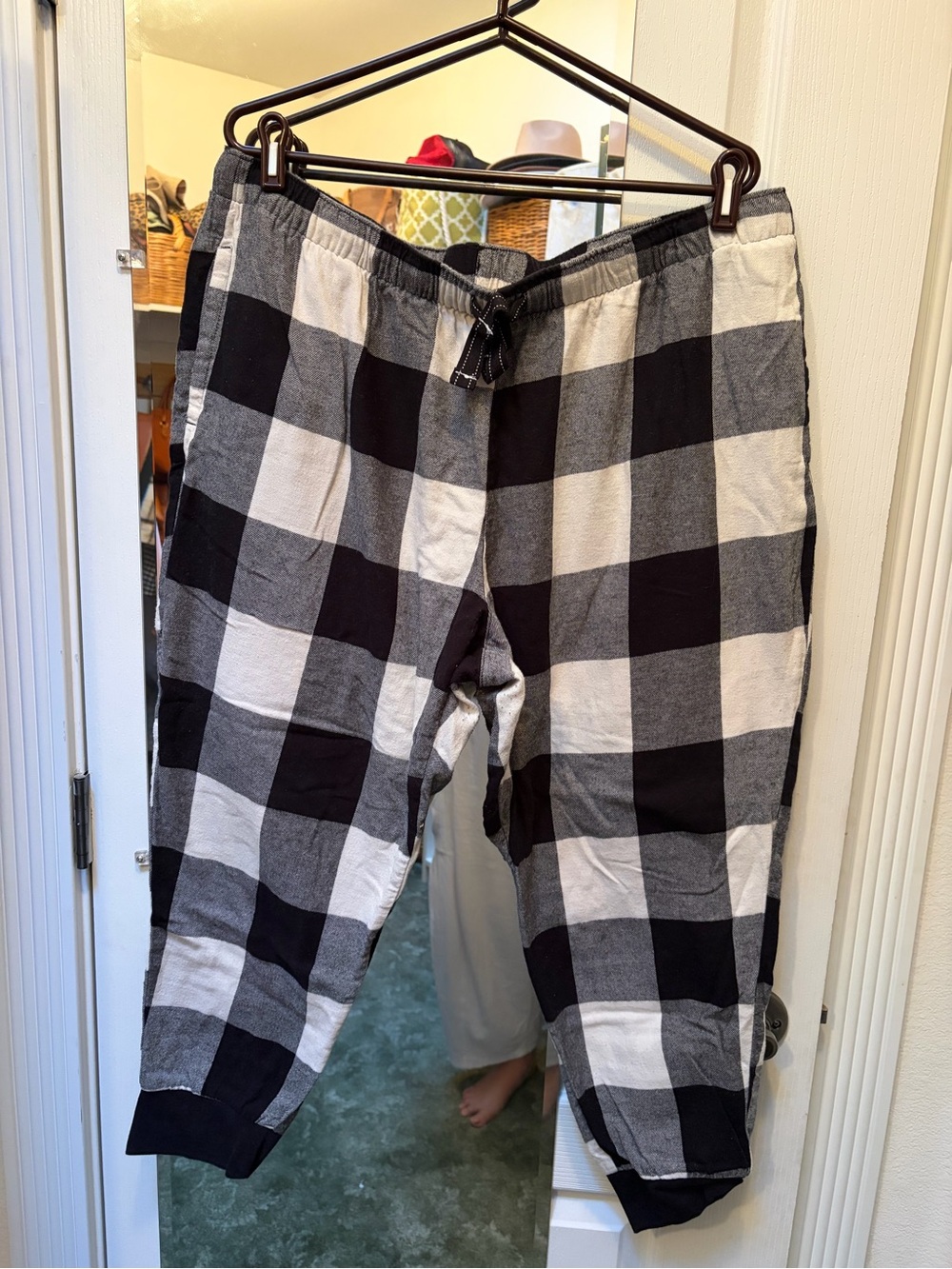 Old Navy Black and White Buffalo Plaid Pajama Pants